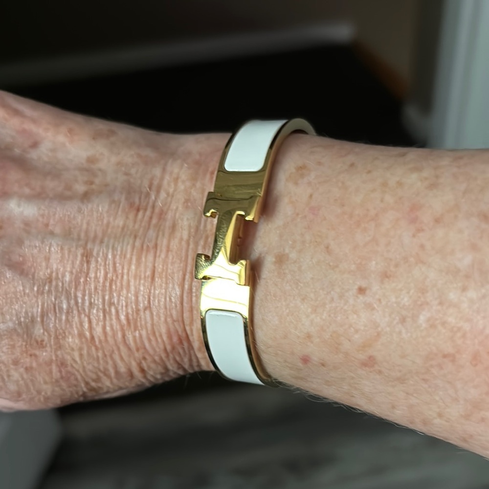 Chic Gold and White Bracelet